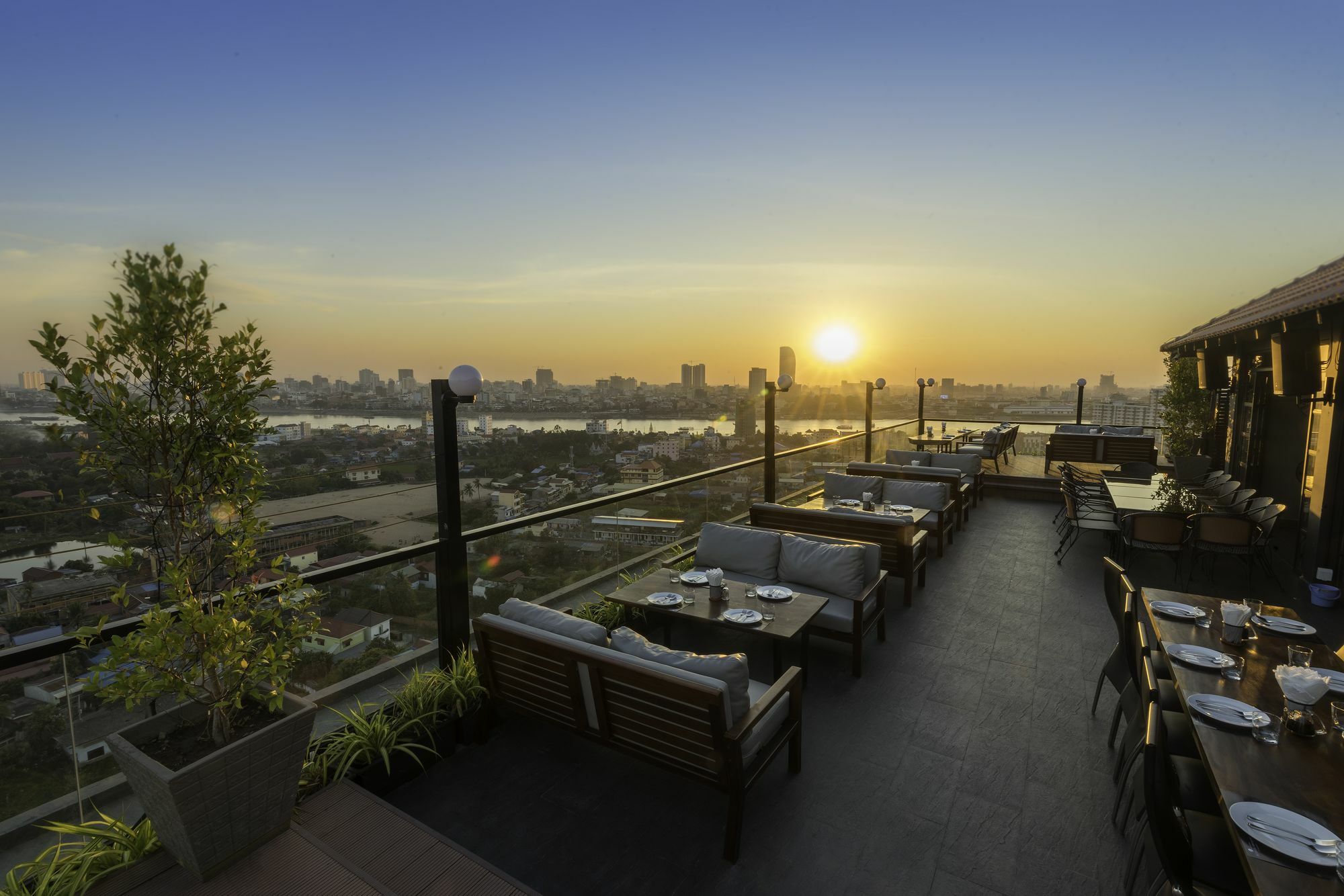 Mekongview 2 Condotel Phnom Penh Dış mekan fotoğraf